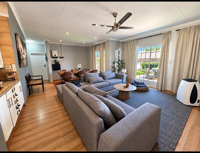 2 BEDROOM TOWNHOUSE FOR SALE IN GLEN MARAIS